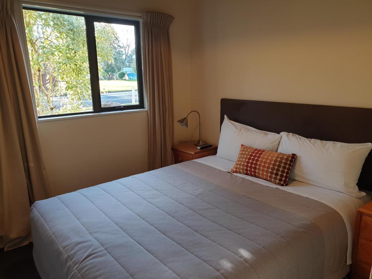 The Hobbit Motorlodge Motel 4*